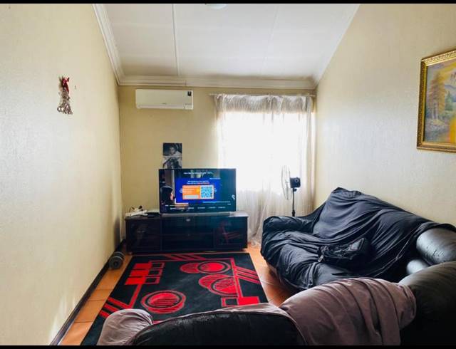 3 BEDROOM HOUSE FOR SALE IN HALFWAY GARDENS